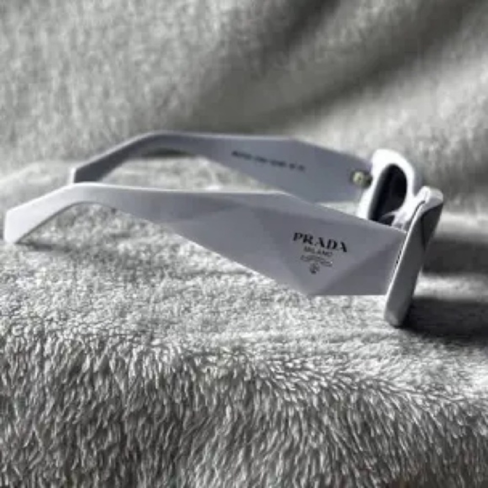Prada Elegant Gray Sunglasses